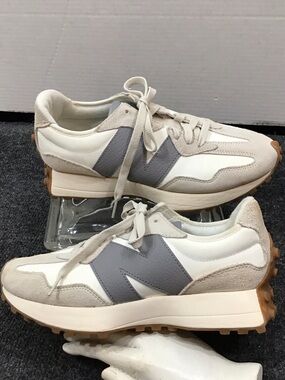 New Balance unisex U327LT Intelligent Choice sneakers